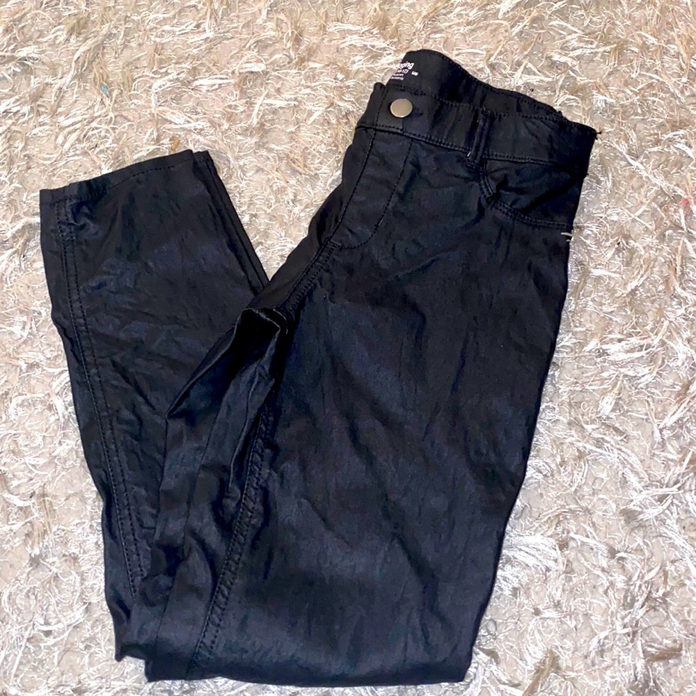 Girls black faux leather jogging.
